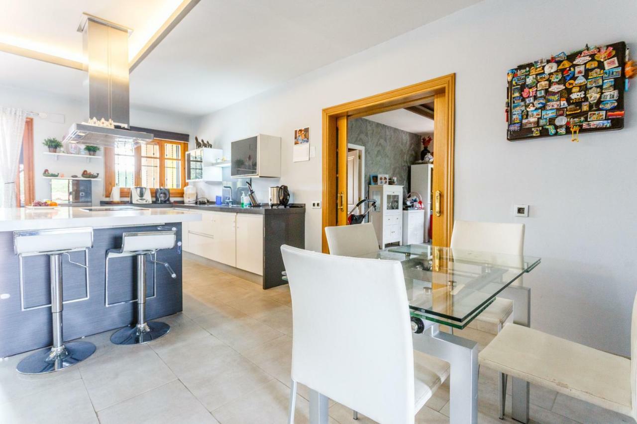 Divi Apartments Villa Reyes Mairena del Aljarafe Bagian luar foto