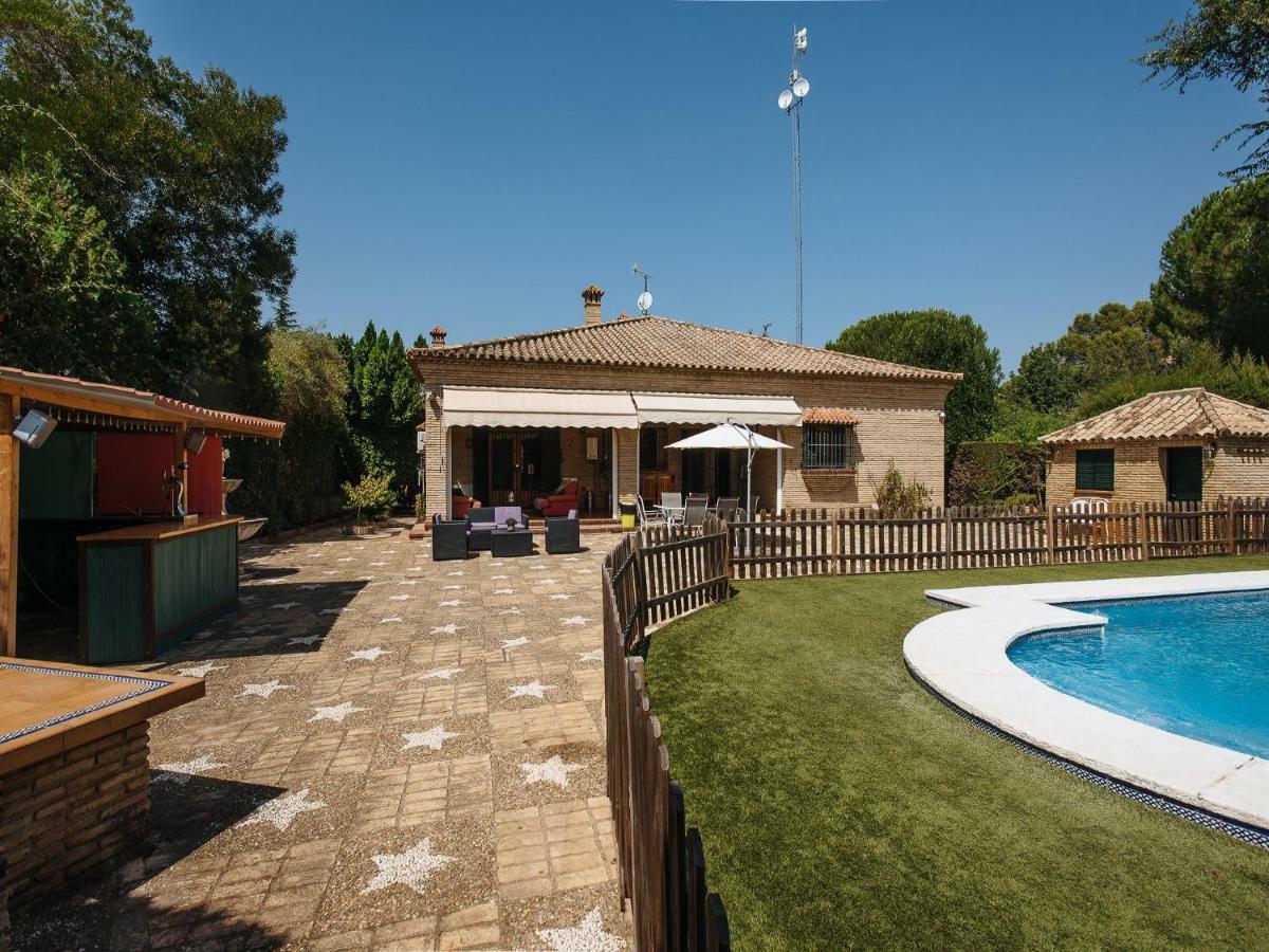 Divi Apartments Villa Reyes Mairena del Aljarafe Bagian luar foto