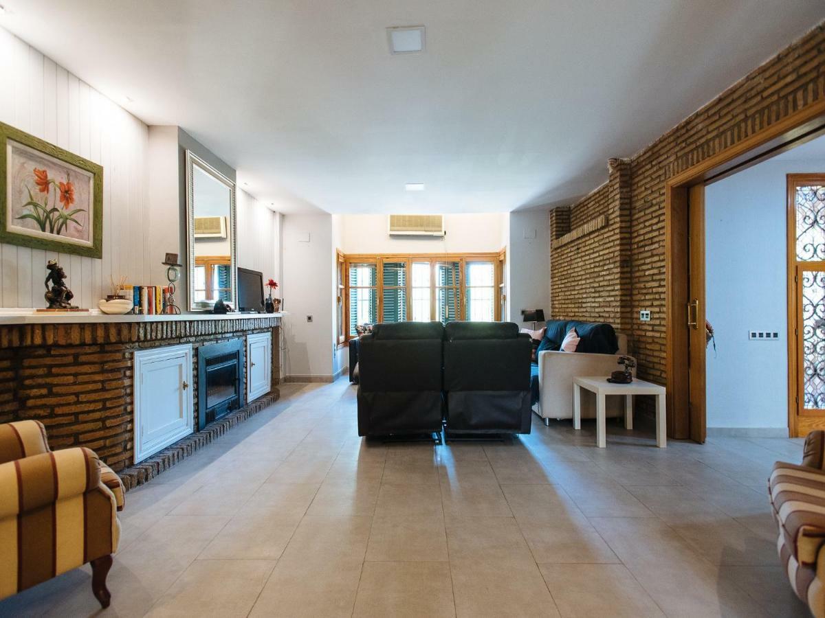 Divi Apartments Villa Reyes Mairena del Aljarafe Bagian luar foto